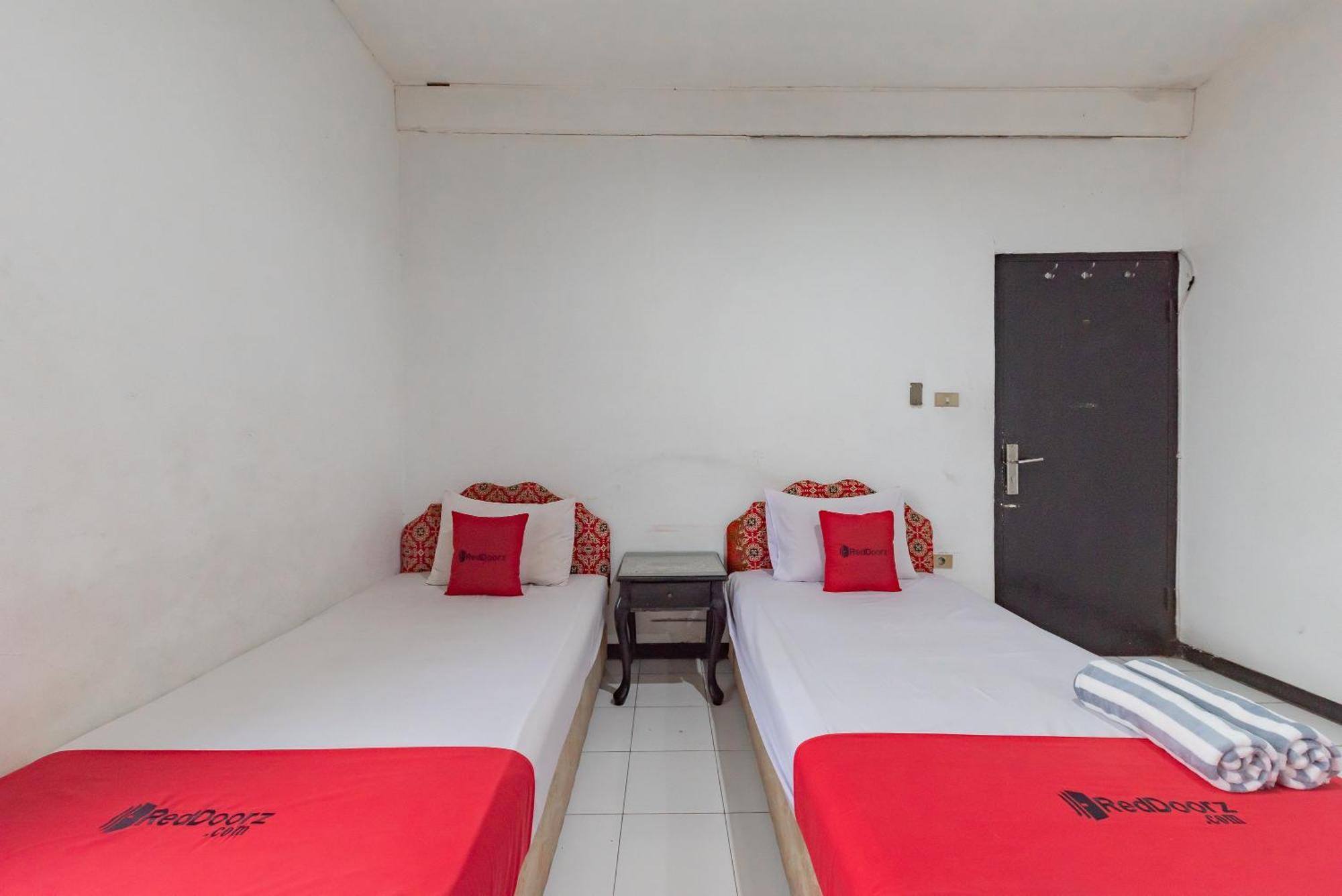Reddoorz Near Taman Kota Lapang Merdeka Sukabumi Luaran gambar