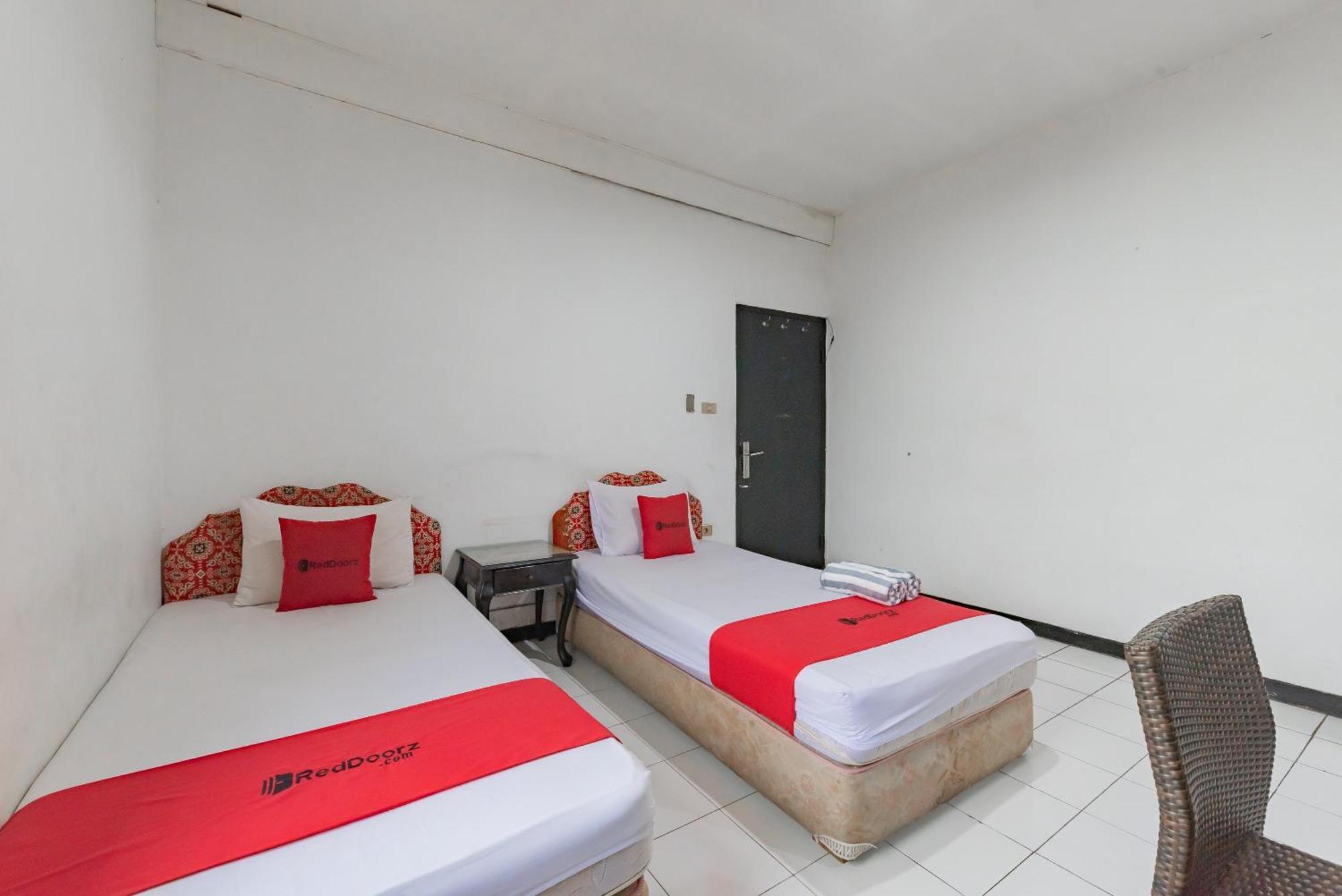 Reddoorz Near Taman Kota Lapang Merdeka Sukabumi Luaran gambar