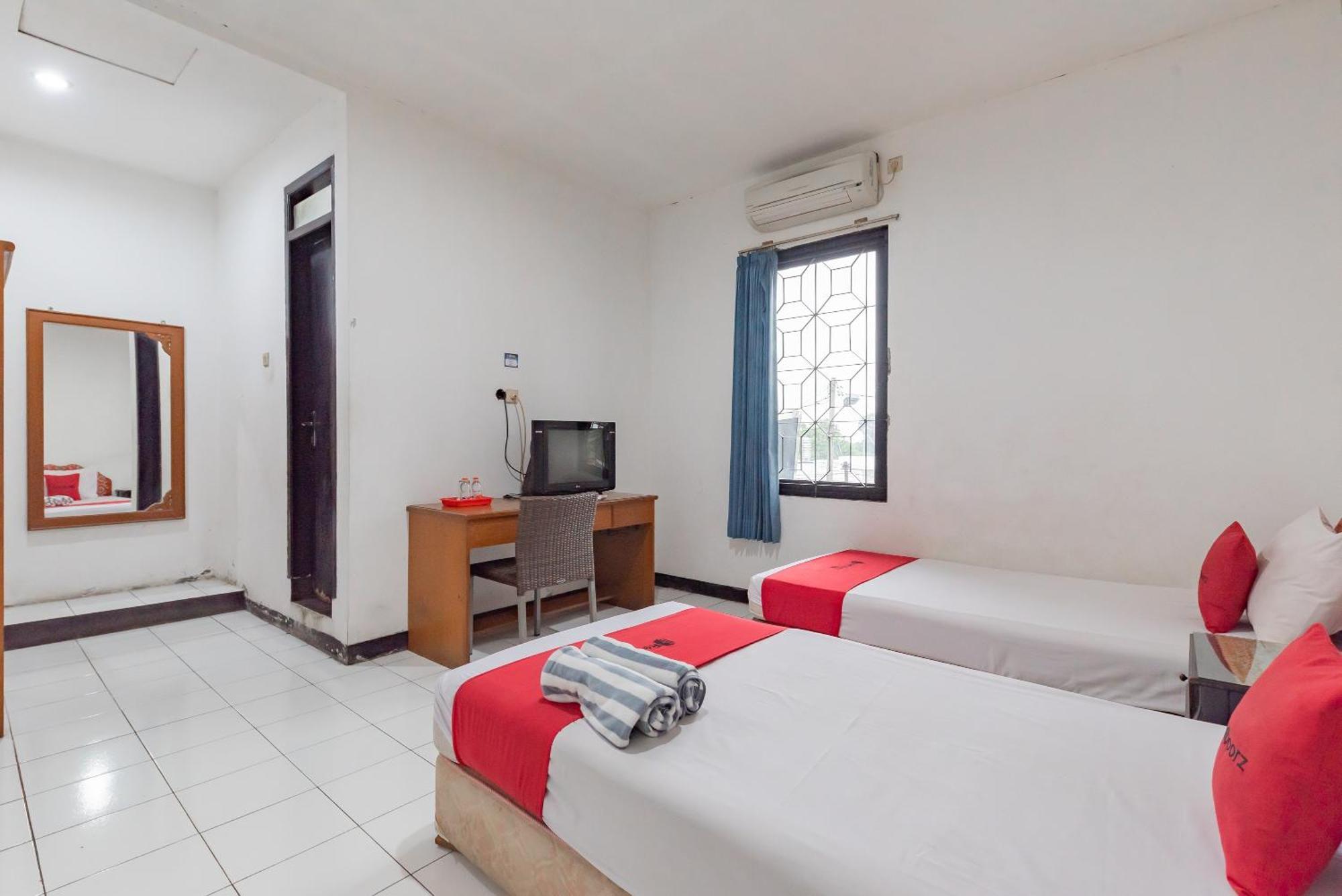 Reddoorz Near Taman Kota Lapang Merdeka Sukabumi Luaran gambar