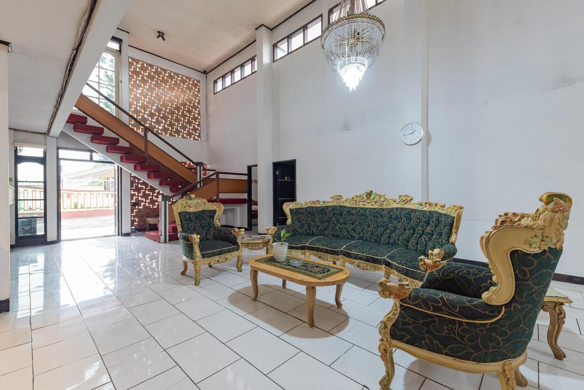 Reddoorz Near Taman Kota Lapang Merdeka Sukabumi Luaran gambar
