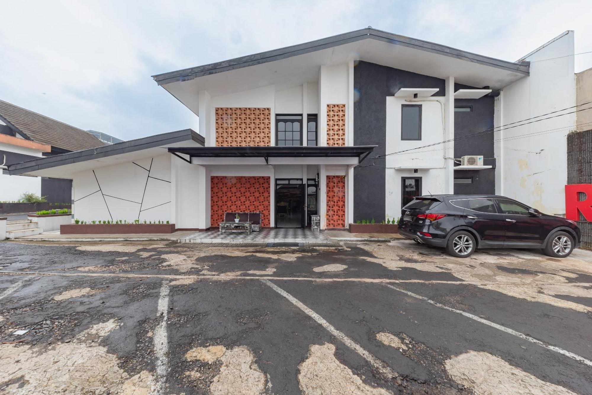 Reddoorz Near Taman Kota Lapang Merdeka Sukabumi Luaran gambar