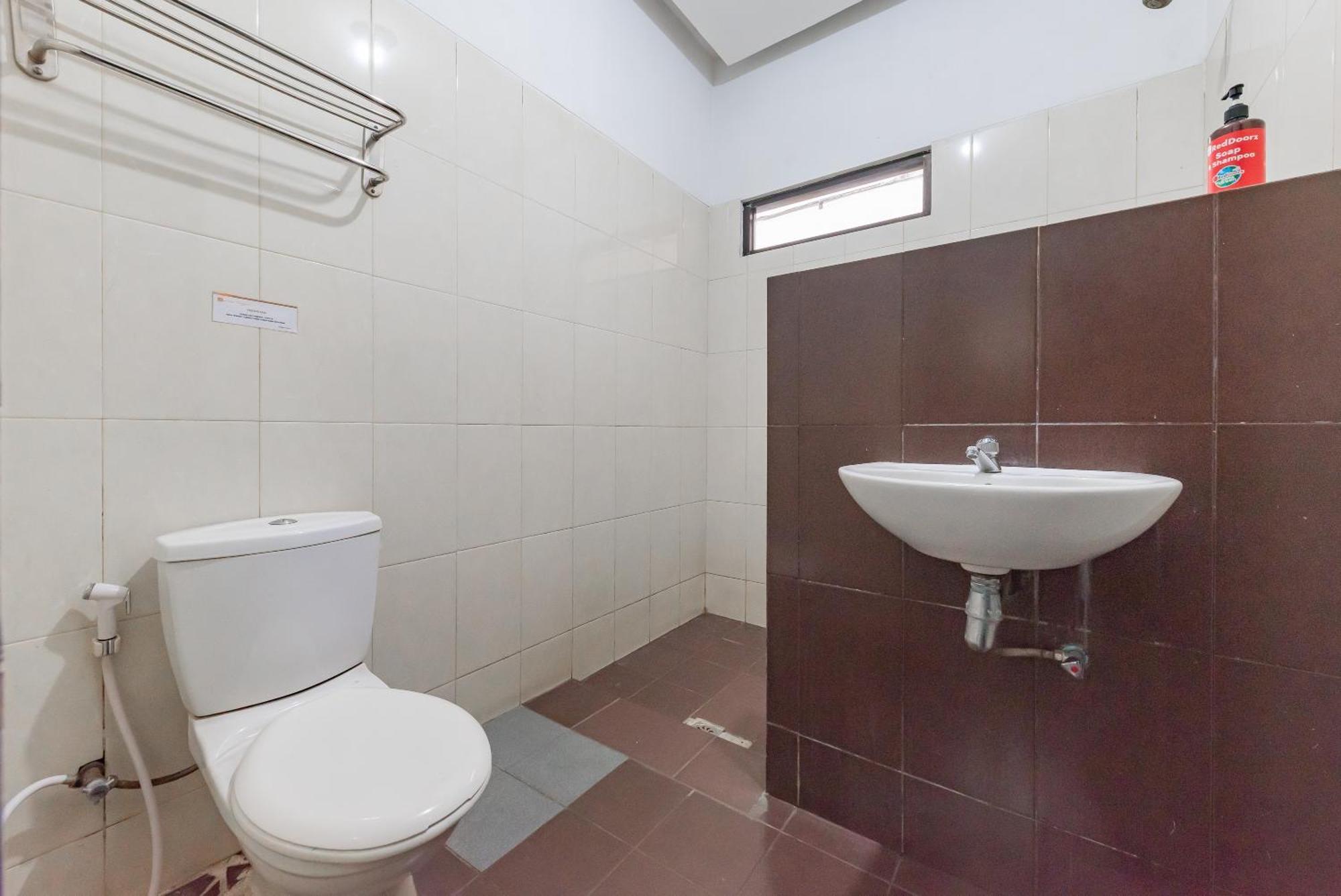 Reddoorz Near Taman Kota Lapang Merdeka Sukabumi Luaran gambar