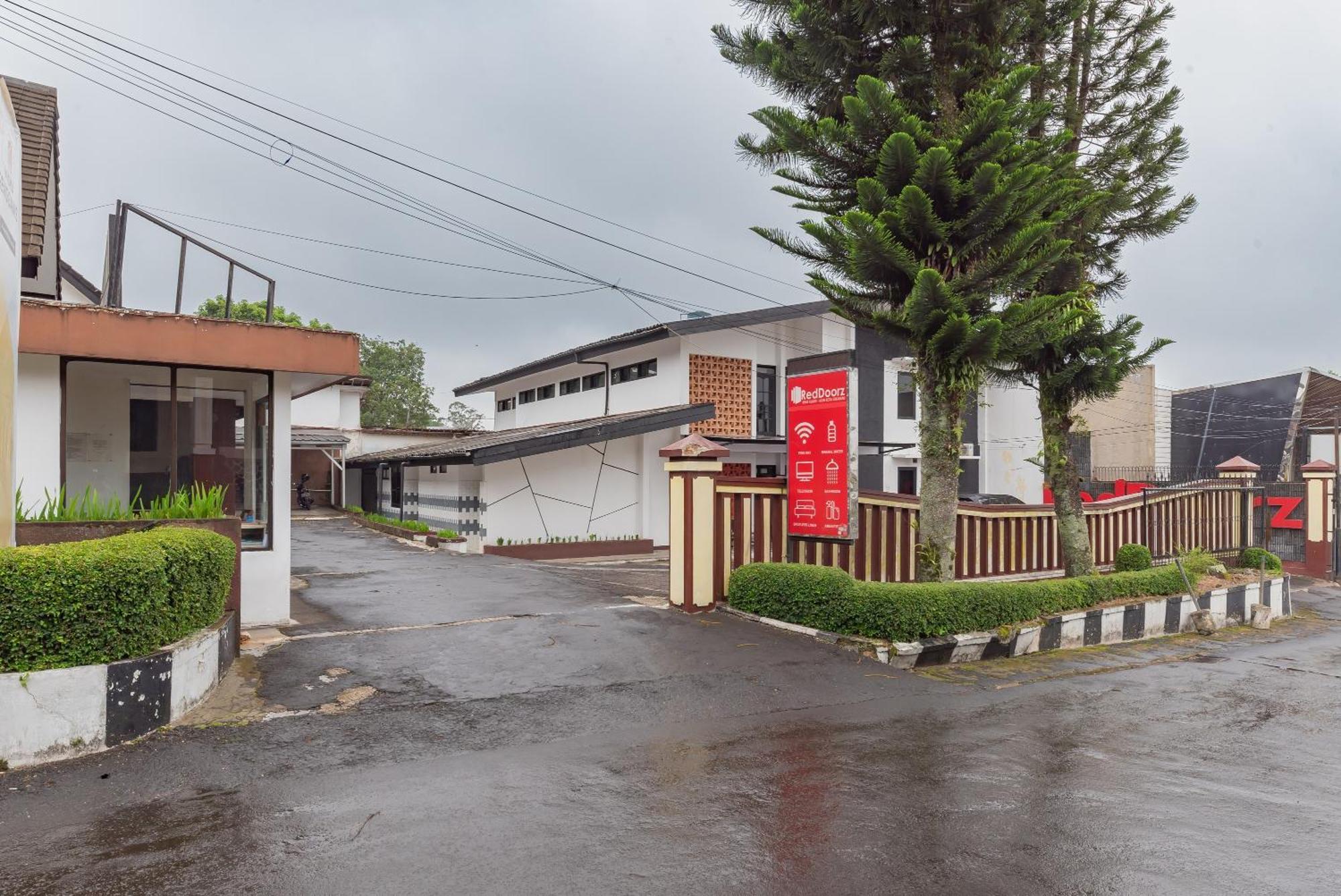 Reddoorz Near Taman Kota Lapang Merdeka Sukabumi Luaran gambar